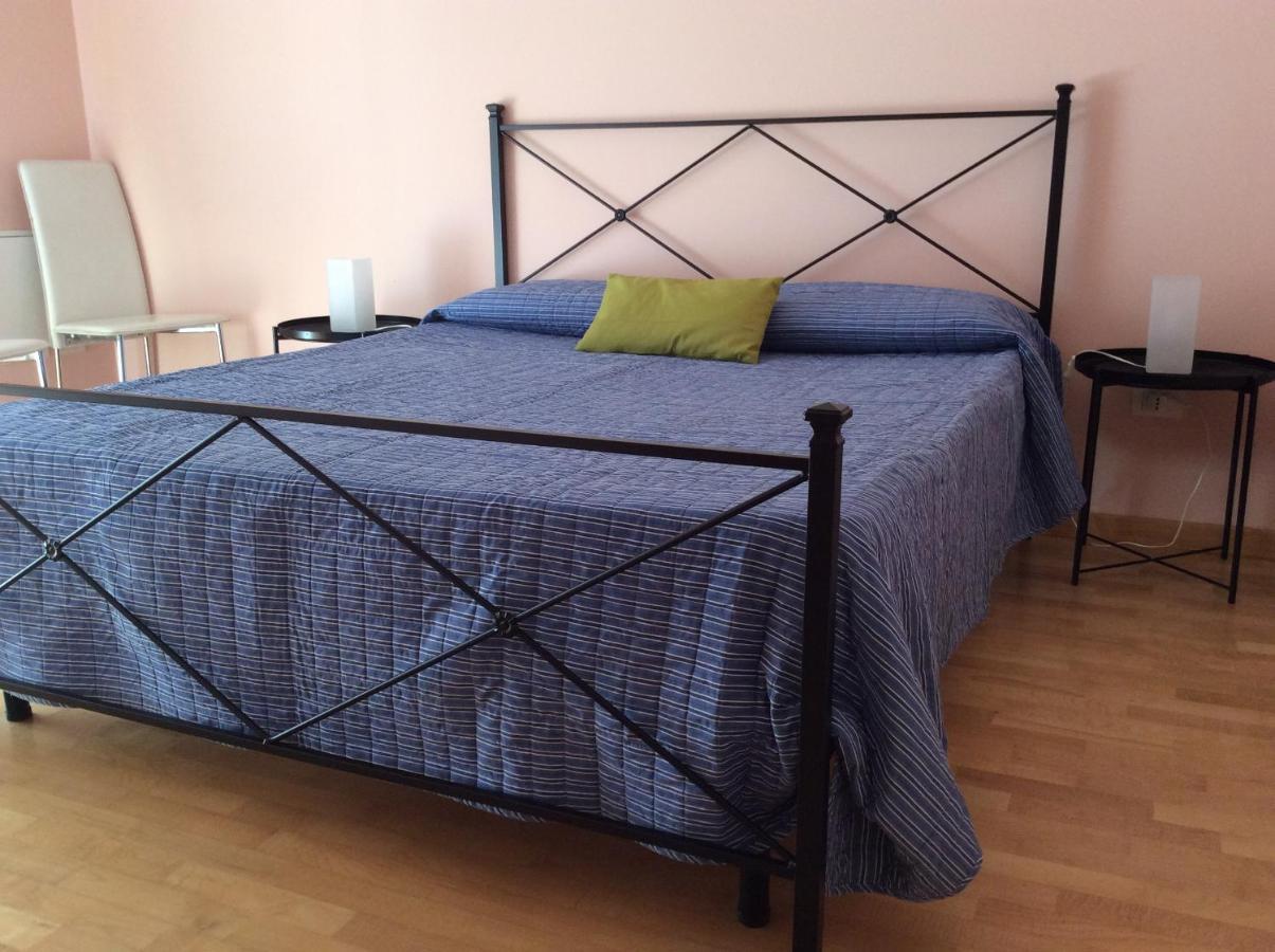 A Un Passo Da... B&B Elmas Eksteriør bilde